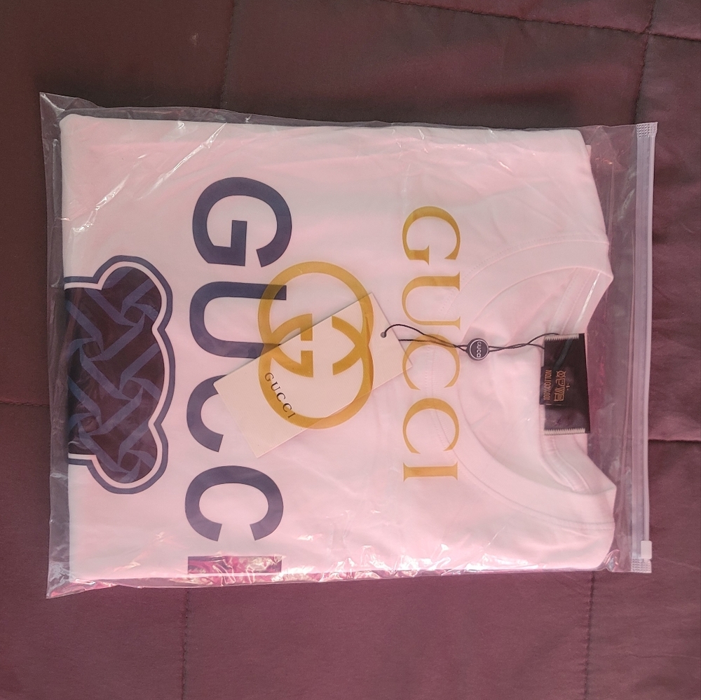 Beautiful logo shirt. Fits like 3xl. Nwt.
